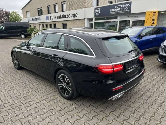 Fahrzeugbild eines Mercedes-Benz E-Klasse