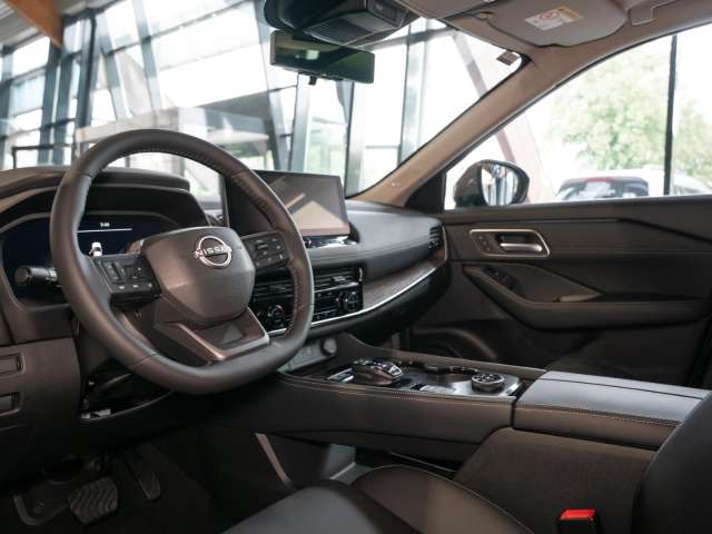 Fahrzeugbild eines Nissan X-TRAIL