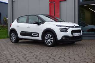 Schräge Frontansicht auf einen Citroën C3 , freigestellt