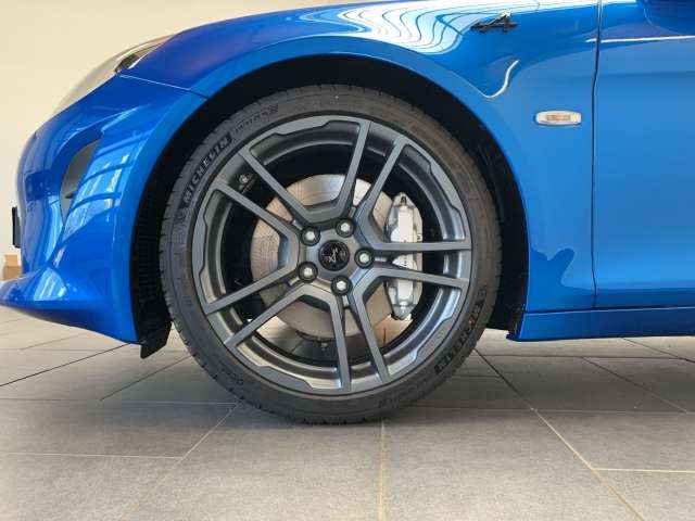 Fahrzeugbild eines Alpine A110
