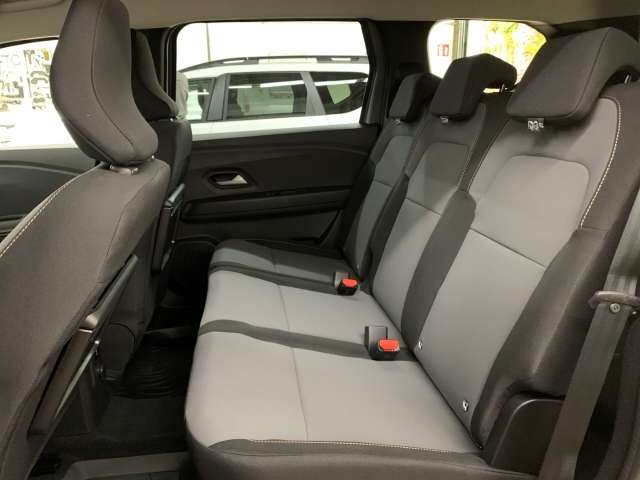 Fahrzeugbild eines Dacia Jogger