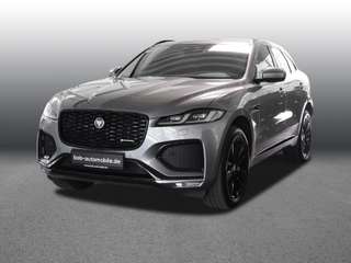 Schräge Frontansicht auf einen Jaguar F-PACE , freigestellt