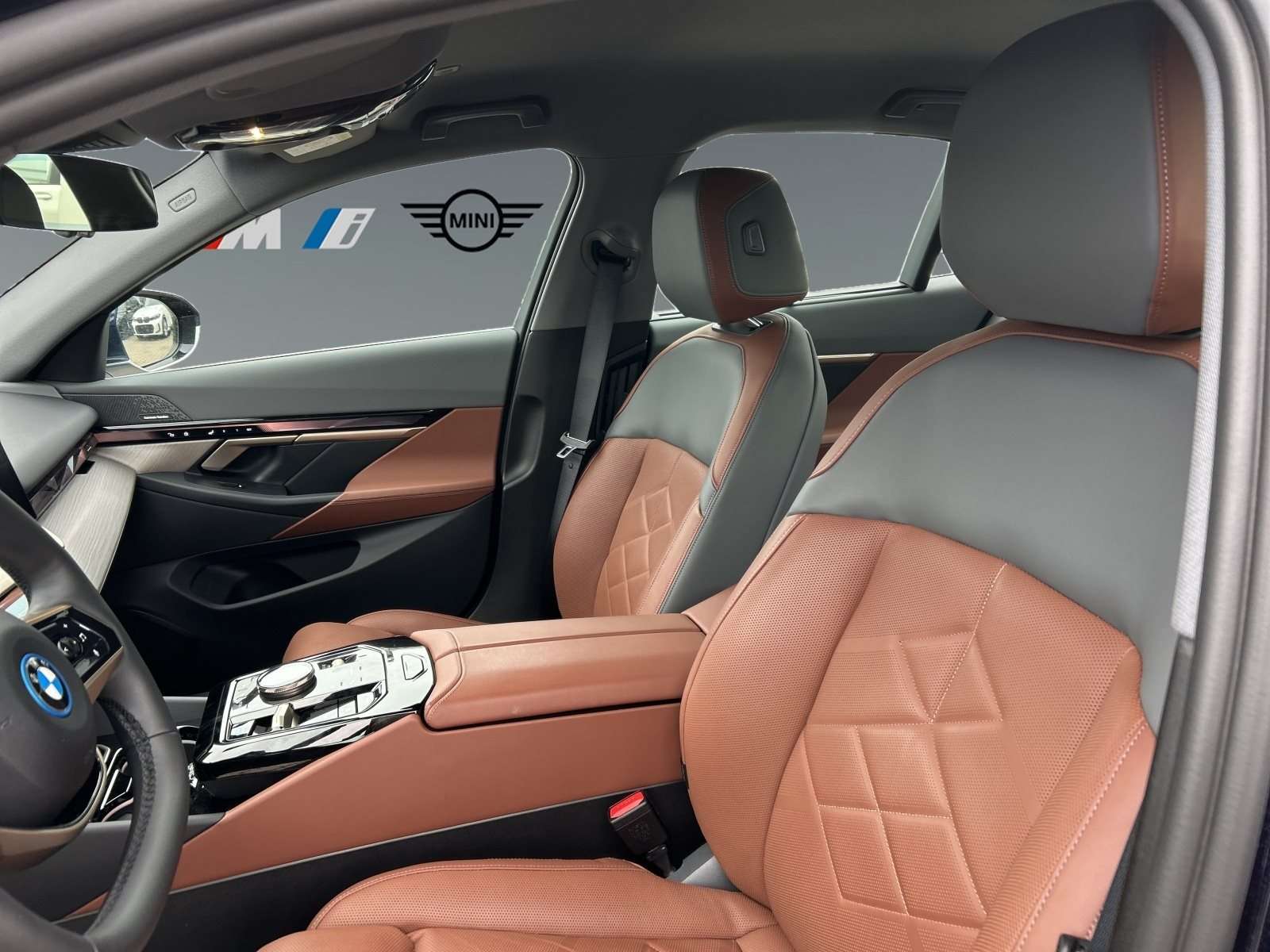 Fahrzeugbild eines BMW i5