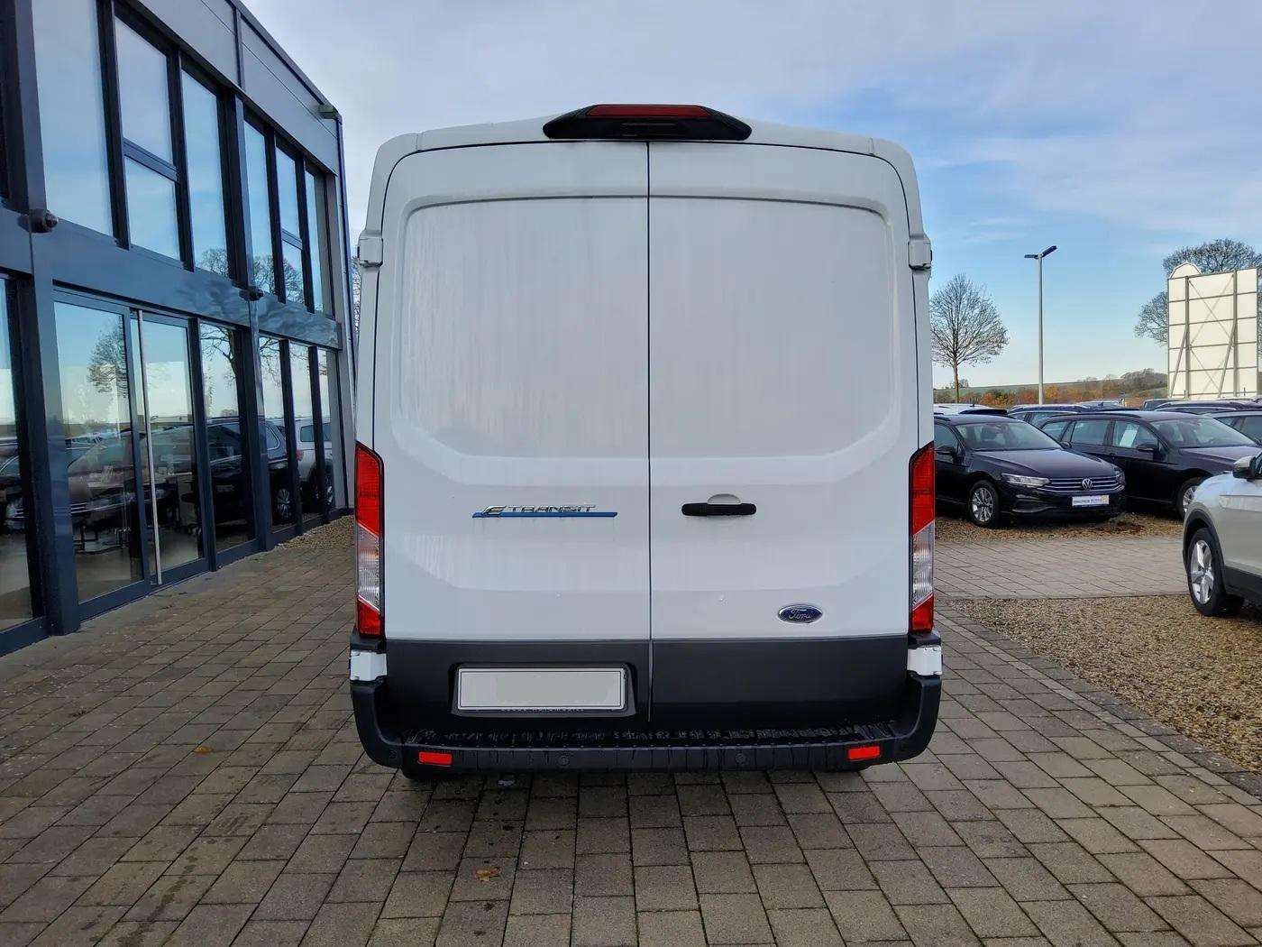 Fahrzeugbild eines Ford Transit