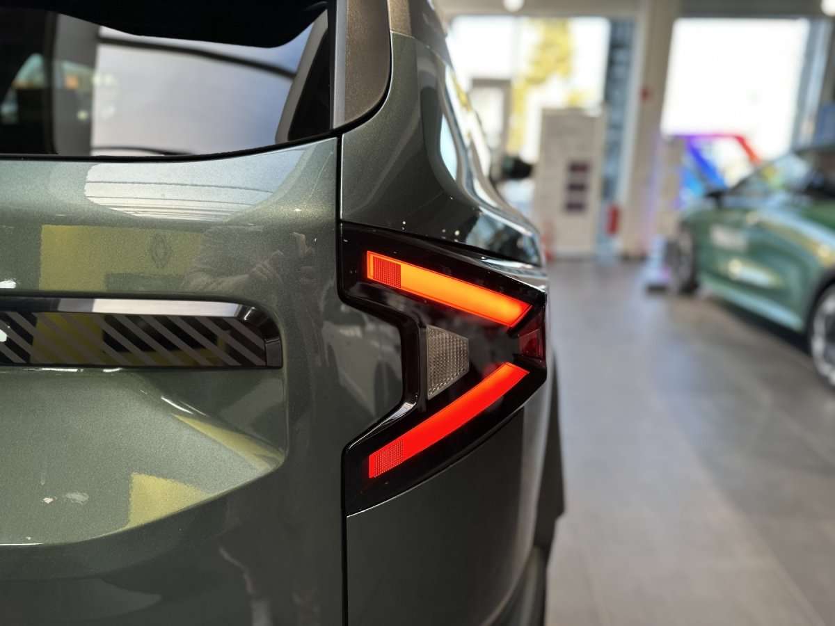 Fahrzeugbild eines Dacia Bigster