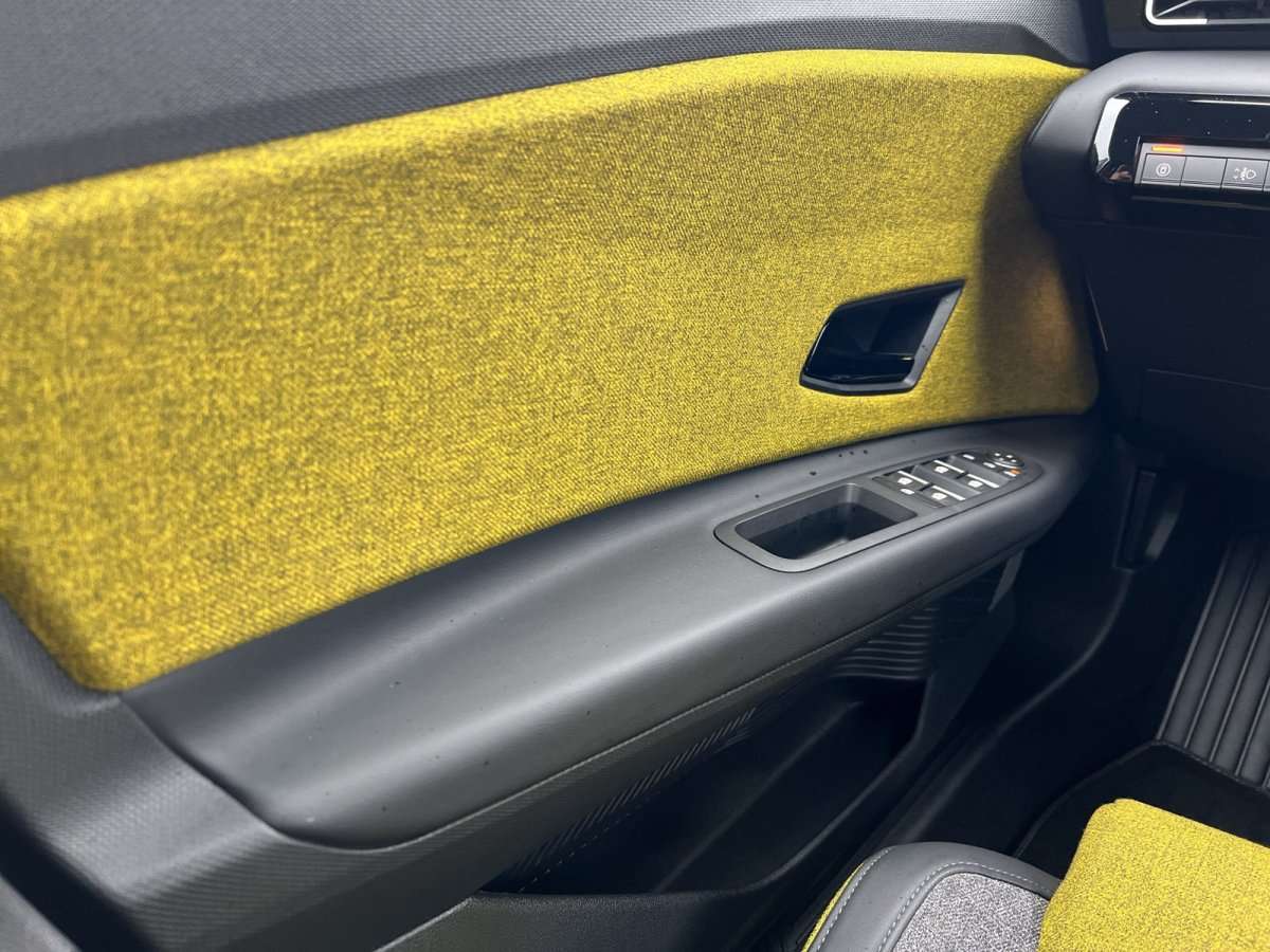 Fahrzeugbild eines Renault 5 E-TECH