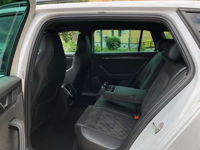 Fahrzeugbild eines Skoda Superb