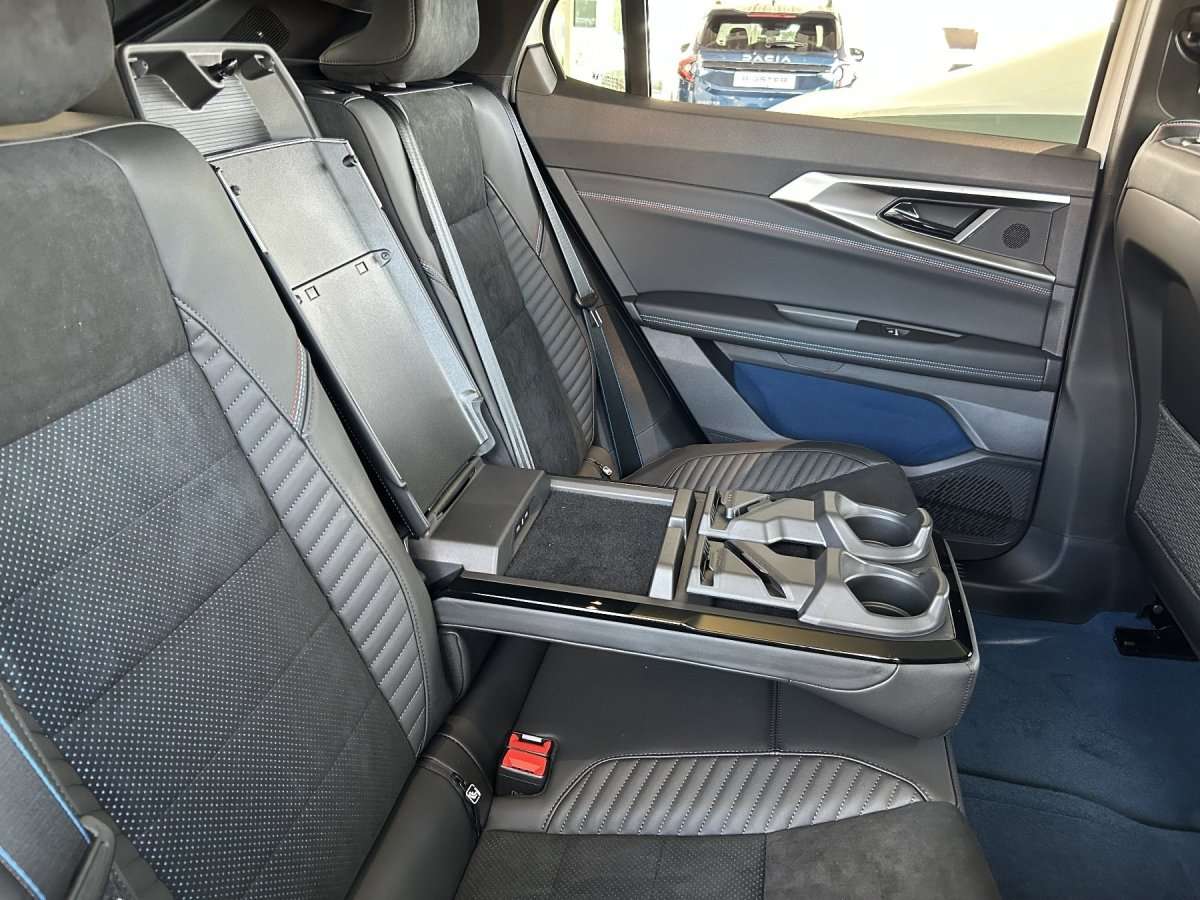 Fahrzeugbild eines Renault Rafale