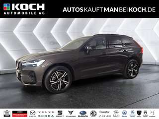 Schräge Frontansicht auf einen Volvo XC60 , freigestellt