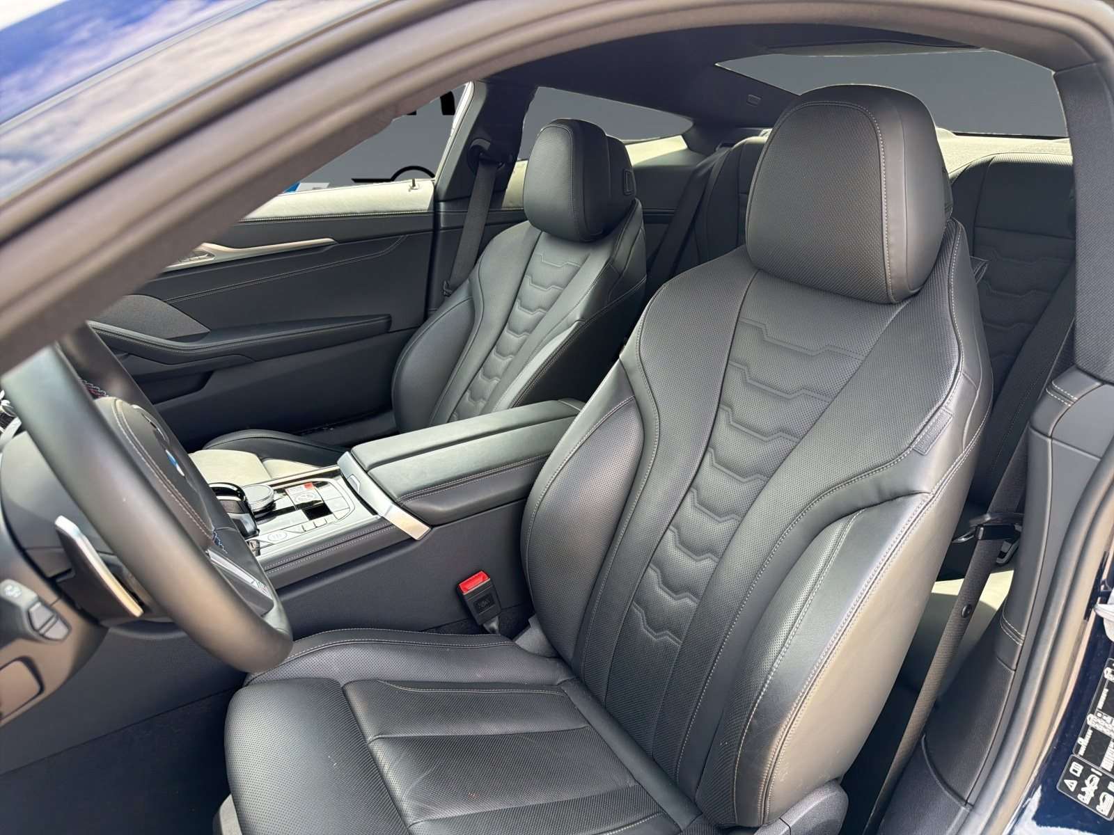 Fahrzeugbild eines BMW 8er-Reihe