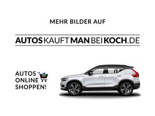 Schräge Frontansicht auf einen Skoda Fabia , freigestellt