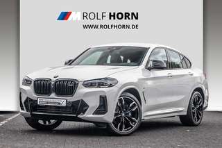 Schräge Frontansicht auf einen BMW X4 , freigestellt