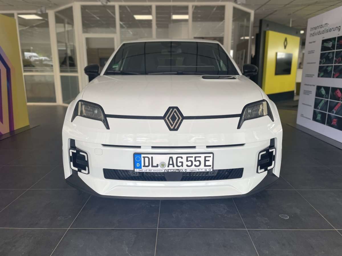 Fahrzeugbild eines Renault 5 E-TECH