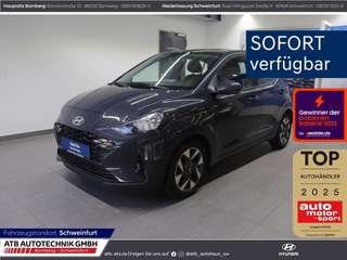Schräge Frontansicht auf einen Hyundai i10 , freigestellt