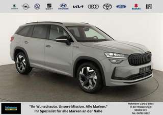 Schräge Frontansicht auf einen Skoda Kodiaq , freigestellt