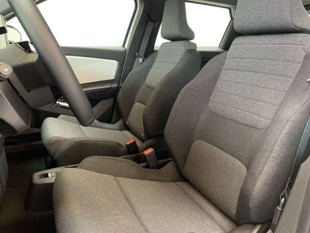 Fahrzeugbild eines Renault 5 E-TECH