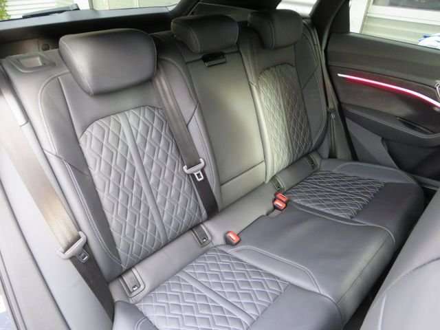 Fahrzeugbild eines Audi Q8 e-tron