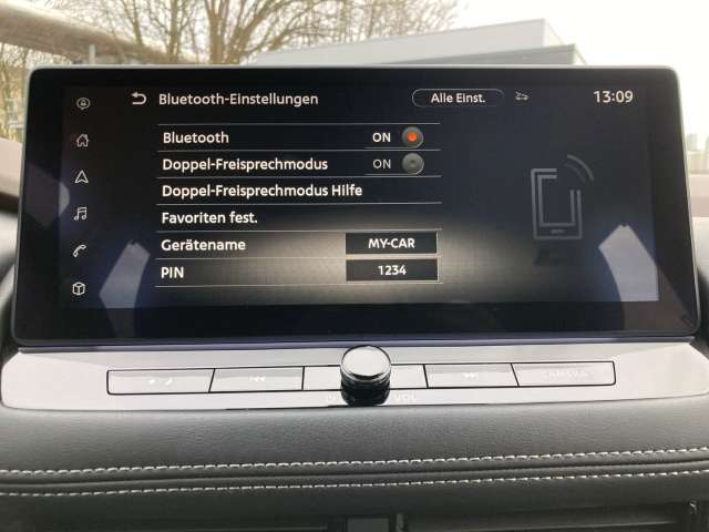 Fahrzeugbild eines Nissan X-TRAIL