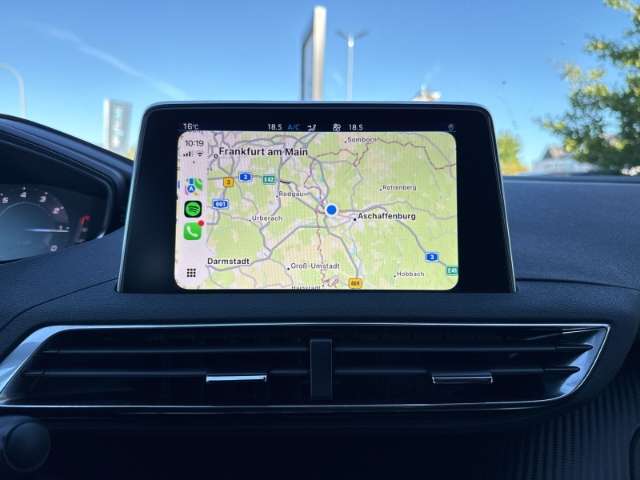 Fahrzeugbild eines Peugeot 5008
