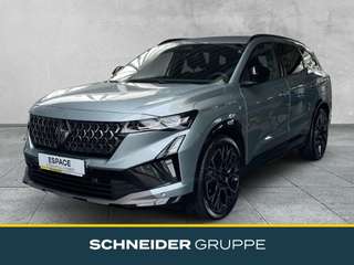 Schräge Frontansicht auf einen Renault Espace , freigestellt