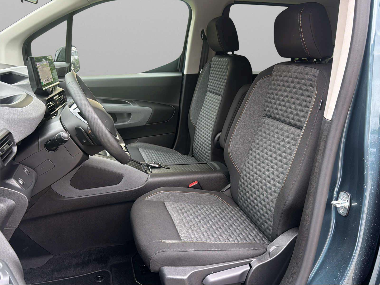 Fahrzeugbild eines Peugeot Rifter