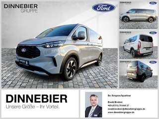 Schräge Frontansicht auf einen Ford Tourneo Custom , freigestellt