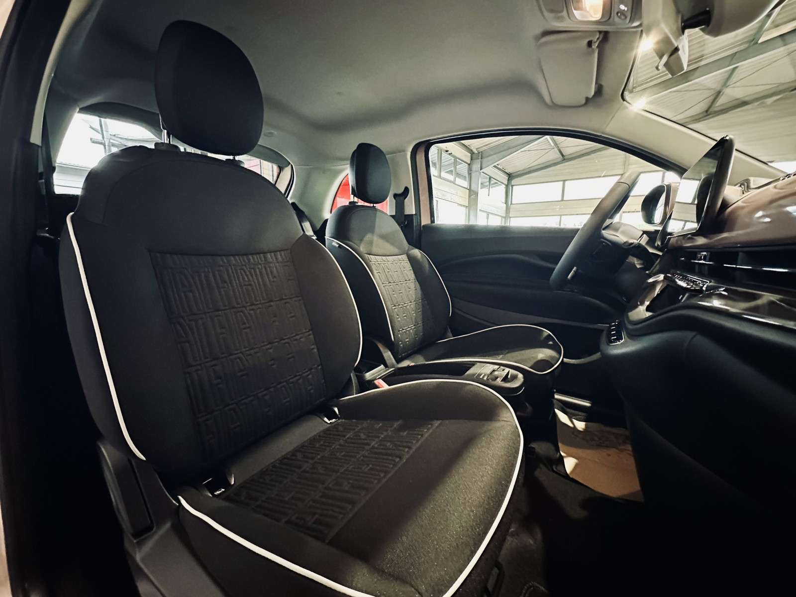 Fahrzeugbild eines Fiat 500