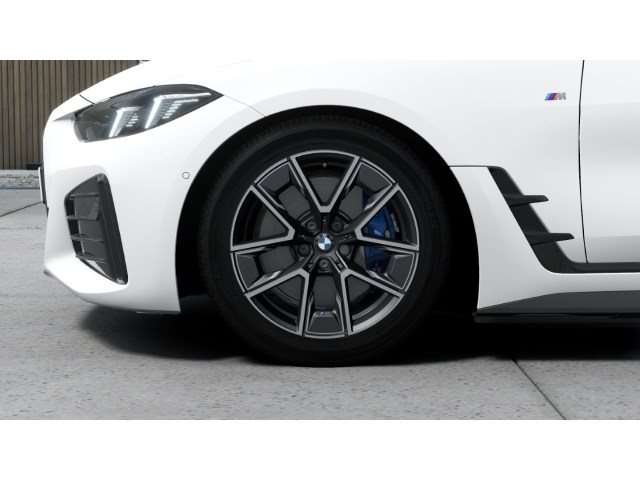 Fahrzeugbild eines BMW i4