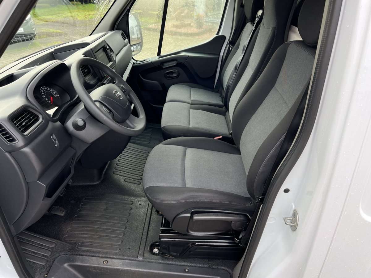 Fahrzeugbild eines Nissan Interstar