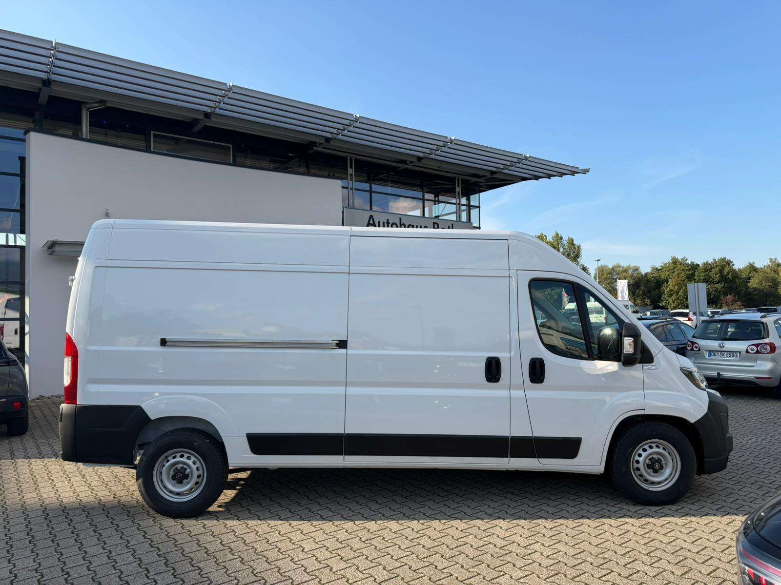 Fahrzeugbild eines Opel Movano