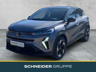 Schräge Frontansicht auf einen Renault Captur , freigestellt