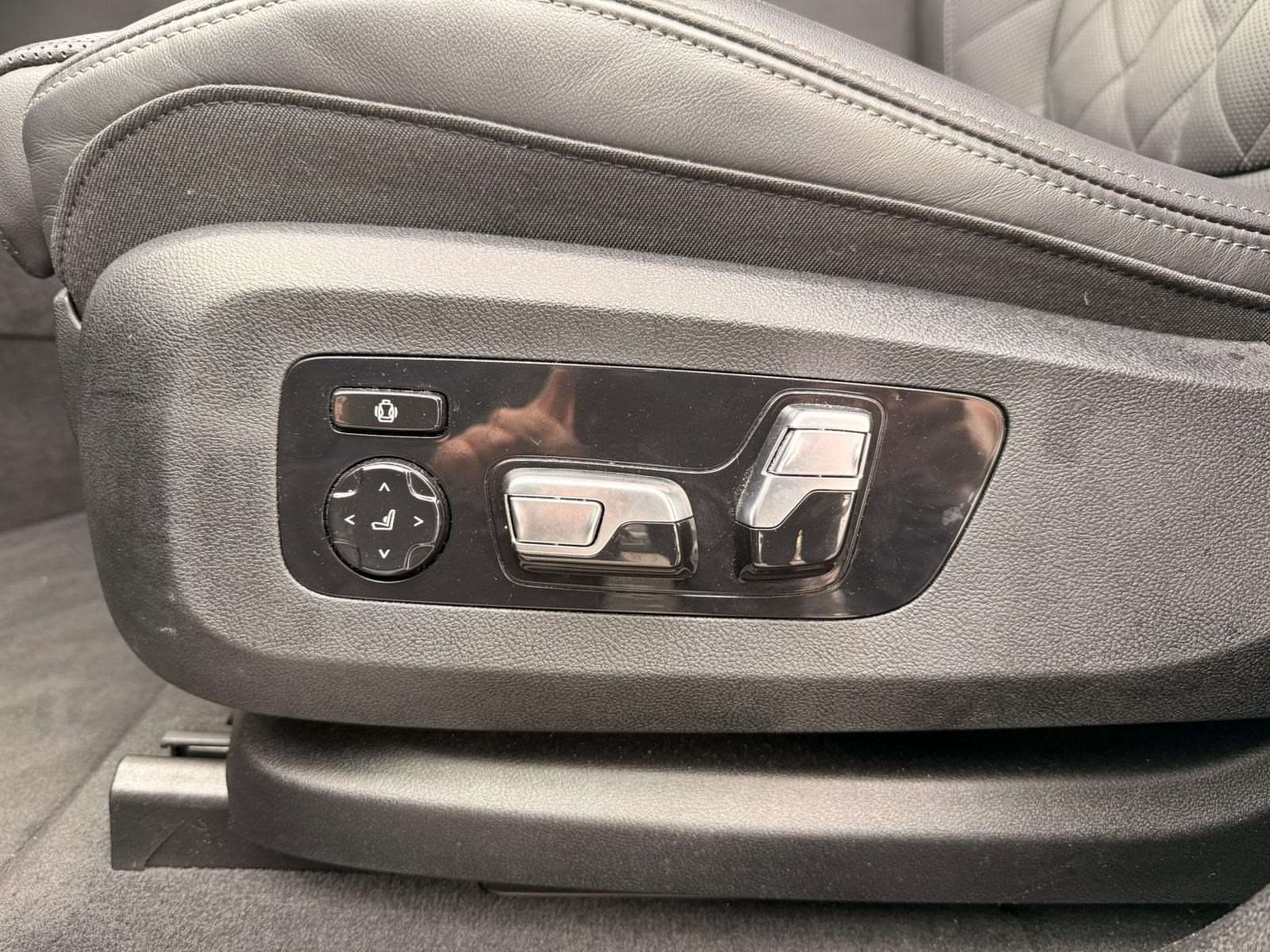 Fahrzeugbild eines BMW X6