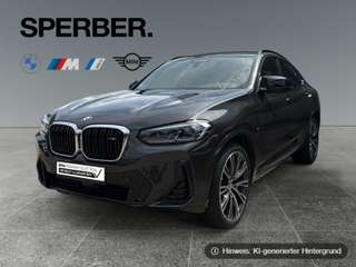 Schräge Frontansicht auf einen BMW X4 , freigestellt