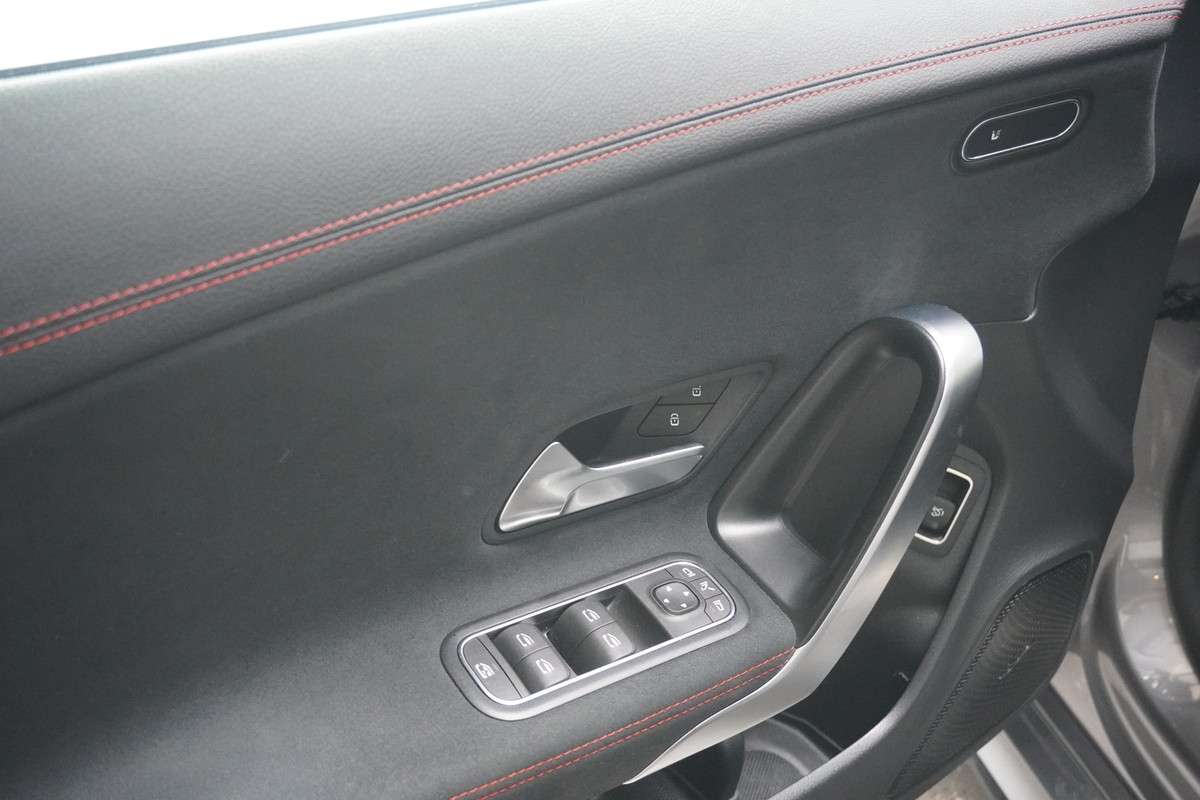 Fahrzeugbild eines Mercedes-Benz CLA