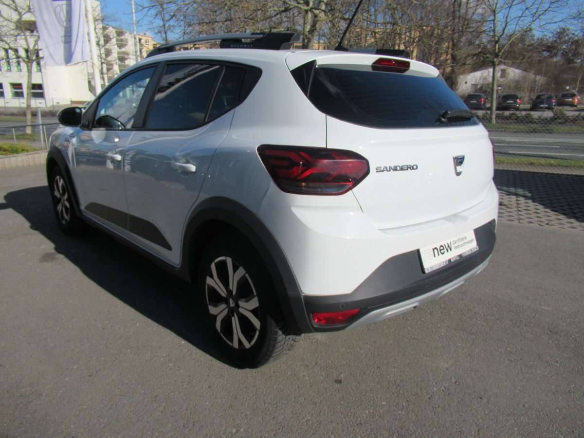 Fahrzeugbild eines Dacia Sandero