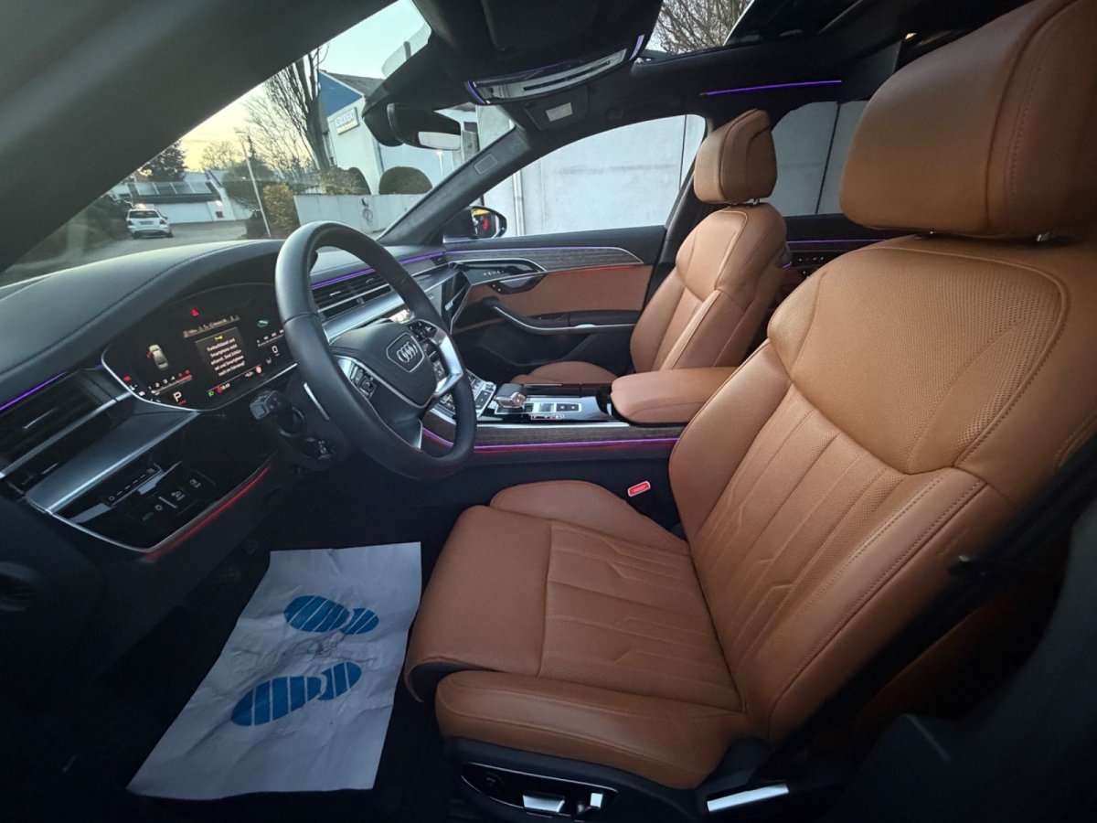 Fahrzeugbild eines Audi A8