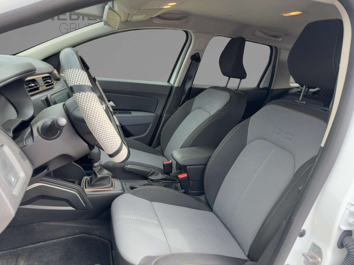 Fahrzeugbild eines Dacia Duster