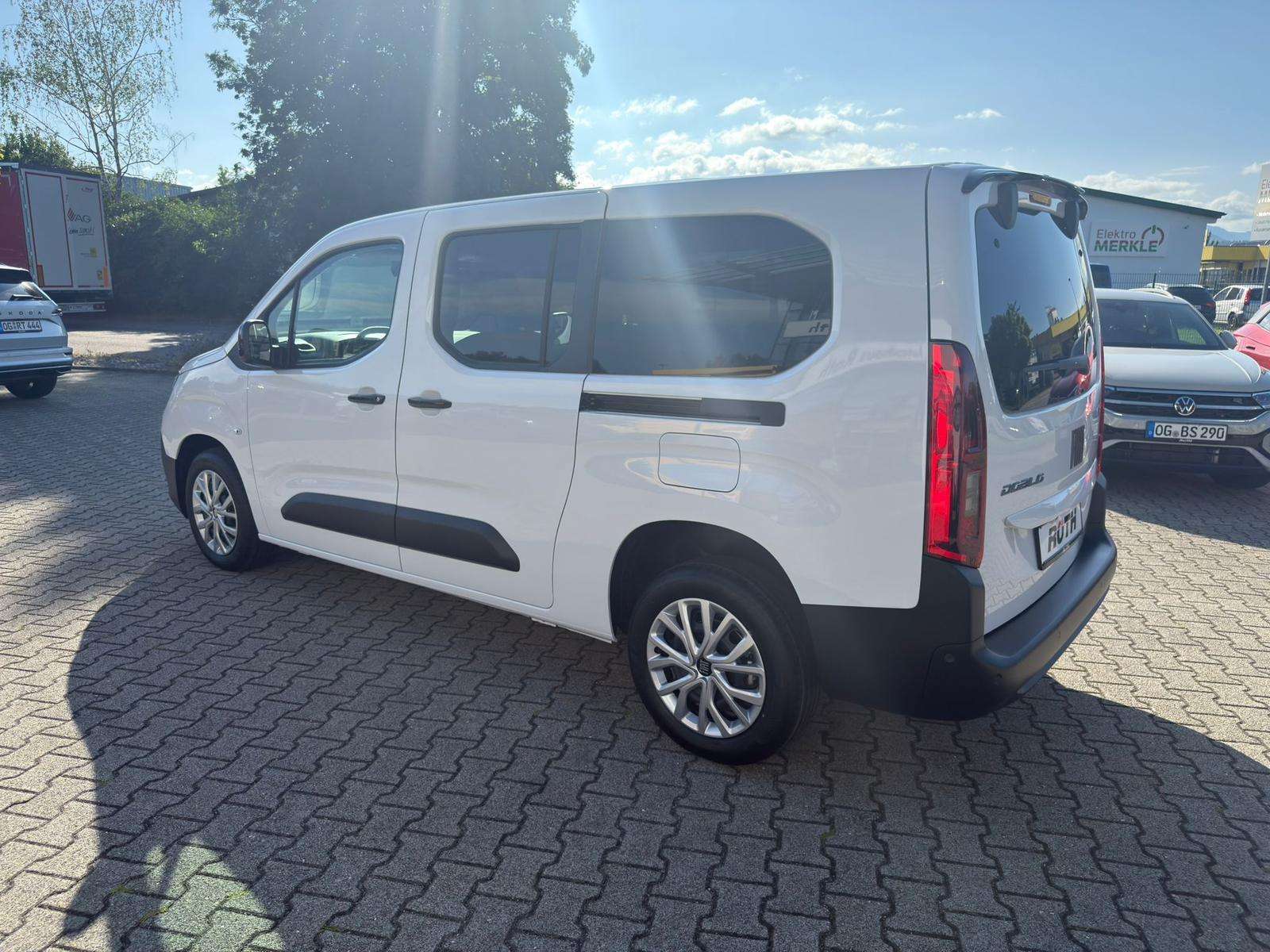 Fahrzeugbild eines Fiat Doblò